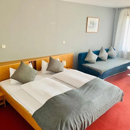 Zur Kapelle Hotel 3*
